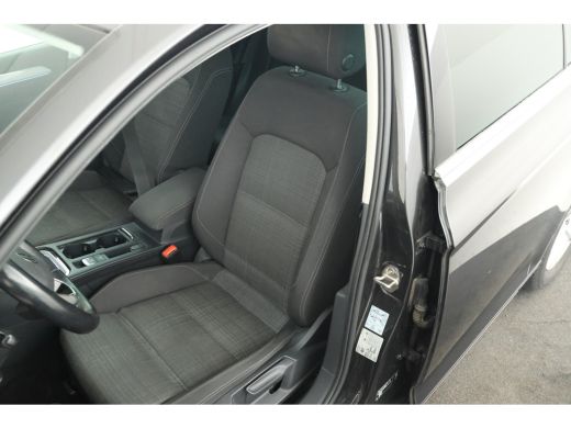 Volkswagen Passat Variant 1.5 TSI Elegance Business R Trekhaak, Navigatie, Stoelverwarming! ActivLease financial lease