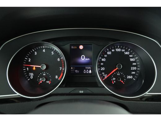 Volkswagen Passat Variant 1.5 TSI Elegance Business R Trekhaak, Navigatie, Stoelverwarming! ActivLease financial lease