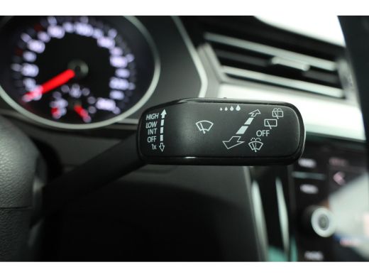 Volkswagen Passat Variant 1.5 TSI Elegance Business R Trekhaak, Navigatie, Stoelverwarming! ActivLease financial lease