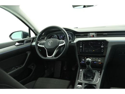 Volkswagen Passat Variant 1.5 TSI Elegance Business R Trekhaak, Navigatie, Stoelverwarming! ActivLease financial lease