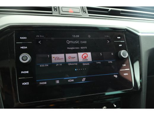 Volkswagen Passat Variant 1.5 TSI Elegance Business R Trekhaak, Navigatie, Stoelverwarming! ActivLease financial lease