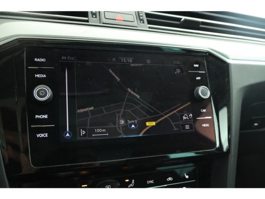 Volkswagen Passat Variant 1.5 TSI Elegance Business R Trekhaak, Navigatie, Stoelverwarming! ActivLease financial lease