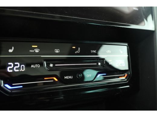 Volkswagen Passat Variant 1.5 TSI Elegance Business R Trekhaak, Navigatie, Stoelverwarming! ActivLease financial lease