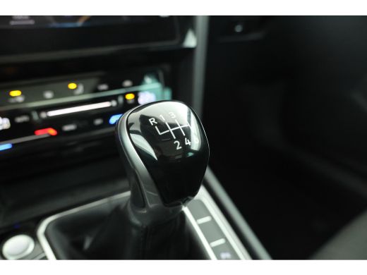 Volkswagen Passat Variant 1.5 TSI Elegance Business R Trekhaak, Navigatie, Stoelverwarming! ActivLease financial lease