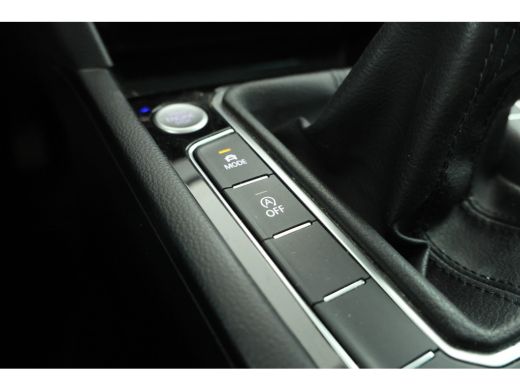 Volkswagen Passat Variant 1.5 TSI Elegance Business R Trekhaak, Navigatie, Stoelverwarming! ActivLease financial lease