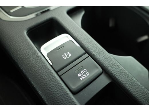 Volkswagen Passat Variant 1.5 TSI Elegance Business R Trekhaak, Navigatie, Stoelverwarming! ActivLease financial lease