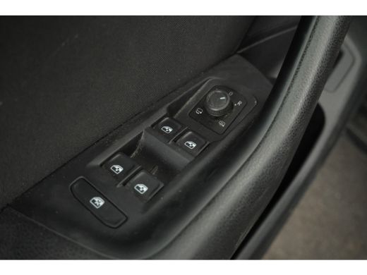 Volkswagen Passat Variant 1.5 TSI Elegance Business R Trekhaak, Navigatie, Stoelverwarming! ActivLease financial lease