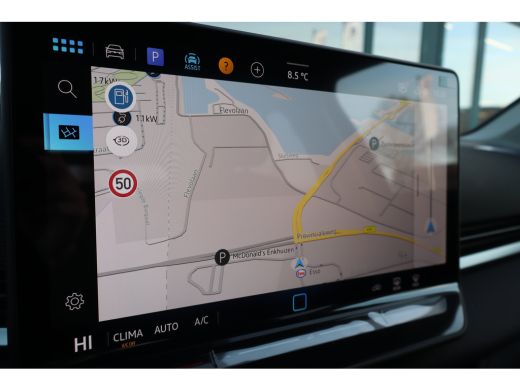 Volkswagen T-Roc Life First Edition Inclusief &euro;2000,- inruilvoordeel | 'App-Connect' draadloze smartphone integrat... ActivLease financial lease