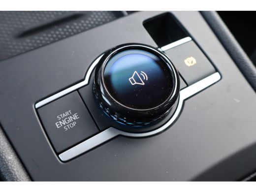 Volkswagen T-Roc Life First Edition Inclusief &euro;2000,- inruilvoordeel | 'App-Connect' draadloze smartphone integrat... ActivLease financial lease