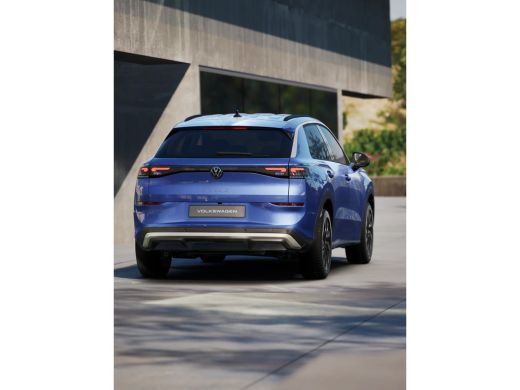 Volkswagen T-Roc Life First Edition Inclusief &euro;2000,- inruilvoordeel| 'App-Connect' draadloze smartphone integrati... ActivLease financial lease
