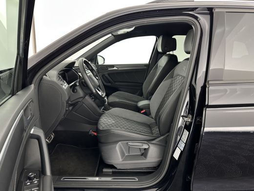 Volkswagen Tiguan 1.4 TSI eHybrid R-Line Business (INCL.BTW) *HEAD-UP | FULL-LED | ADAPTIVE-CRUISE | TOP-VIEW | KEY... ActivLease financial lease