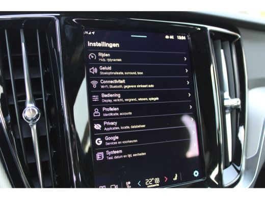 Volvo  V60 T6 AWD Plus Dark trekhaak |  360 camera | Stoel + Stuurverwarming | Harman Kardon | ActivLease financial lease