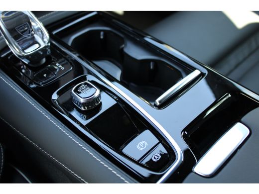 Volvo  V60 T6 AWD Plus Dark trekhaak |  360 camera | Stoel + Stuurverwarming | Harman Kardon | ActivLease financial lease