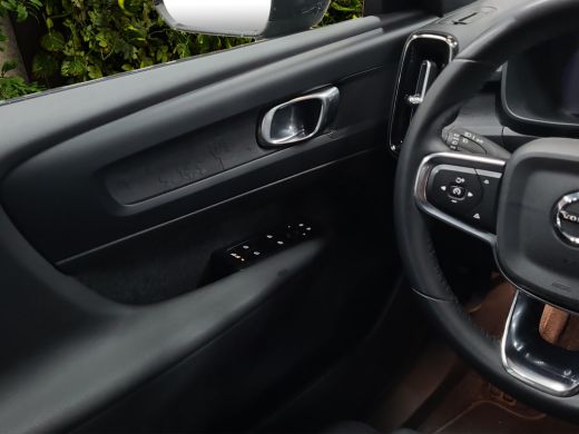 Volvo  XC40 Recharge Core | Trekhaak | Camera | Stuur/stoelverwarming ActivLease financial lease