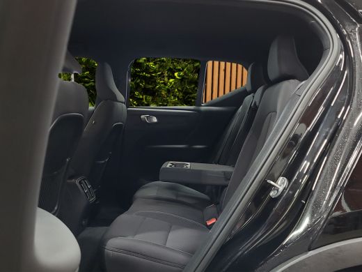 Volvo  XC40 Recharge Core | Trekhaak | Camera | Stuur/stoelverwarming ActivLease financial lease