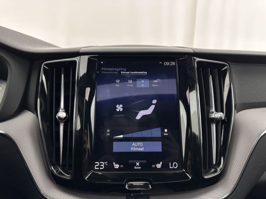 Volvo  XC60 2.0 B5 Business Pro R-Design (INCL.BTW) Aut. *PANO | LUXURY-LEATHER | FULL-LEATHER | MEMORY-PACK ... ActivLease financial lease