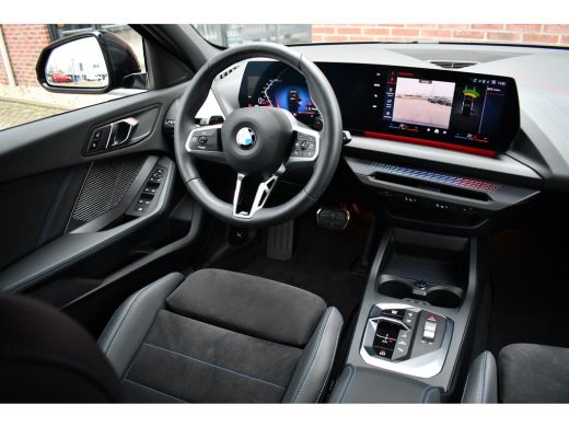 BMW 1 Serie 120 M-Sport int+ext ACC DA-Plus Camera Shadowline 18inch ActivLease financial lease