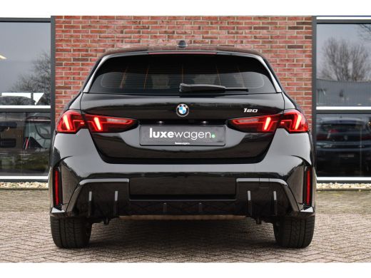 BMW 1 Serie 120 M-Sport int+ext ACC DA-Plus Camera Shadowline 18inch ActivLease financial lease