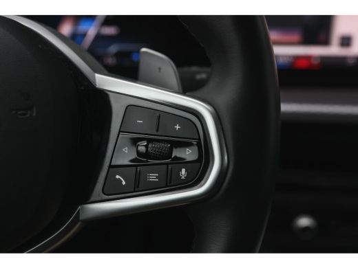 BMW 3 Serie 330e M Sport Automaat / Trekhaak / Sportstoelen / Achteruitrijcamera / Comfort Access / Stoelverw... ActivLease financial lease