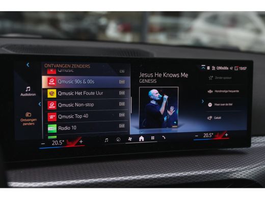 BMW 3 Serie 330e M Sport Automaat / Trekhaak / Sportstoelen / Achteruitrijcamera / Comfort Access / Stoelverw... ActivLease financial lease