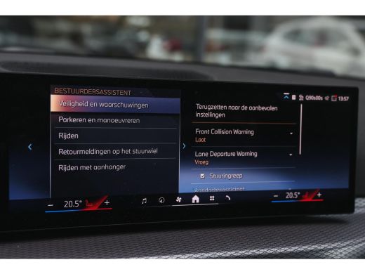 BMW 3 Serie 330e M Sport Automaat / Trekhaak / Sportstoelen / Achteruitrijcamera / Comfort Access / Stoelverw... ActivLease financial lease