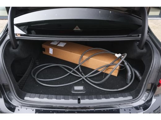 BMW 3 Serie 330e M Sport Automaat / Trekhaak / Sportstoelen / Achteruitrijcamera / Comfort Access / Stoelverw... ActivLease financial lease