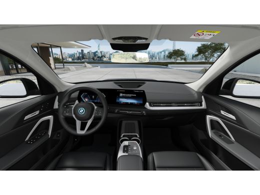 BMW iX1 eDrive20 Pure Edition / Trekhaak / Achteruitrijcamera / Comfort Access / Adaptieve LED / Stoelver... ActivLease financial lease