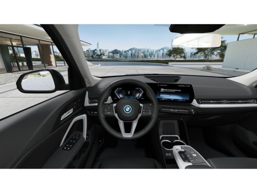 BMW iX1 eDrive20 Pure Edition / Trekhaak / Achteruitrijcamera / Comfort Access / Adaptieve LED / Stoelver... ActivLease financial lease