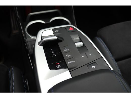 BMW X1 sDrive18i M Sport Automaat / Panoramadak / Sportstoelen / Achteruitrijcamera / M Adaptief onderst... ActivLease financial lease