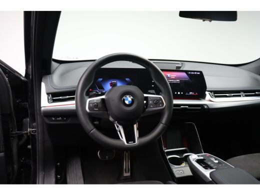 BMW X1 sDrive18i M Sport Automaat / Panoramadak / Sportstoelen / Achteruitrijcamera / M Adaptief onderst... ActivLease financial lease