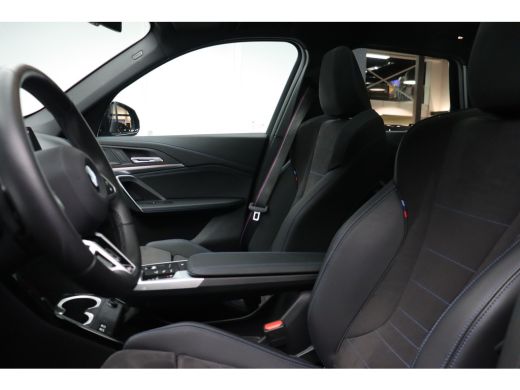 BMW X1 sDrive18i M Sport Automaat / Panoramadak / Sportstoelen / Achteruitrijcamera / M Adaptief onderst... ActivLease financial lease