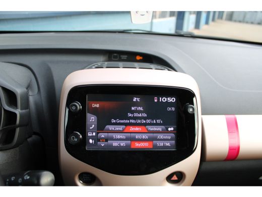 Citroën C1 1.0 VTi Elle | Achterbank in delen neerklapbaar | Achteruitrijcamera | Afwijkende dakkleur ActivLease financial lease