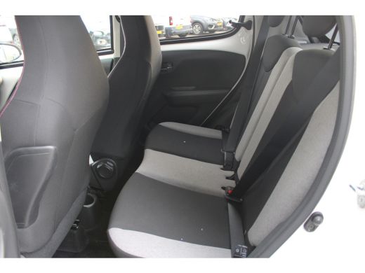 Citroën C1 1.0 VTi Elle | Achterbank in delen neerklapbaar | Achteruitrijcamera | Afwijkende dakkleur ActivLease financial lease