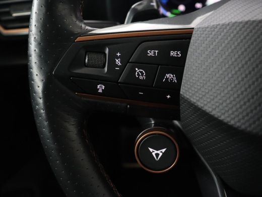 CUPRA Leon 1.4 eHybrid VZ | 245pk | Panoramadak | Leder | Stoelverwarming | Adaptive cruise | Camera | Carpl... ActivLease financial lease