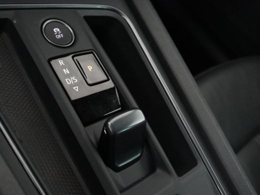 CUPRA Leon 1.4 eHybrid VZ | 245pk | Panoramadak | Leder | Stoelverwarming | Adaptive cruise | Camera | Carpl... ActivLease financial lease