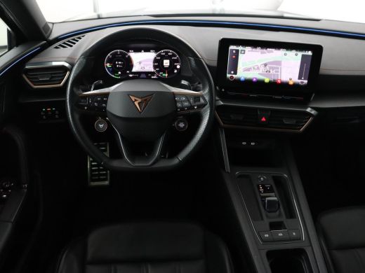 CUPRA Leon 1.4 eHybrid VZ | 245pk | Panoramadak | Leder | Stoelverwarming | Adaptive cruise | Camera | Carpl... ActivLease financial lease