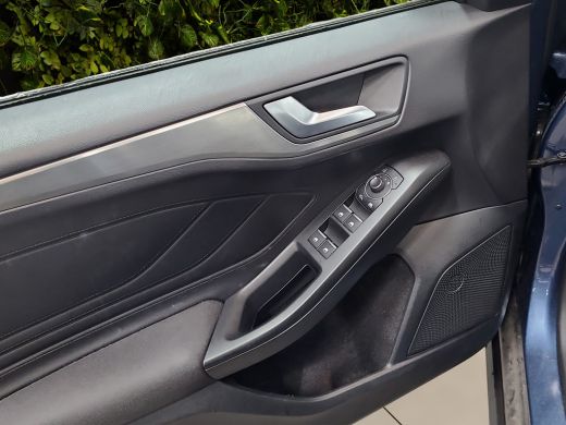 Ford Focus 1.0 EcoBoost Hybrid Titanium | All season | Navi | Apple Carplay | Cruise | Lane Assist | 16'' ActivLease financial lease