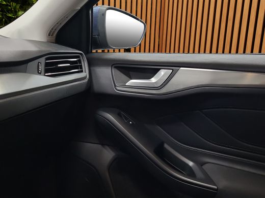 Ford Focus 1.0 EcoBoost Hybrid Titanium | All season | Navi | Apple Carplay | Cruise | Lane Assist | 16'' ActivLease financial lease