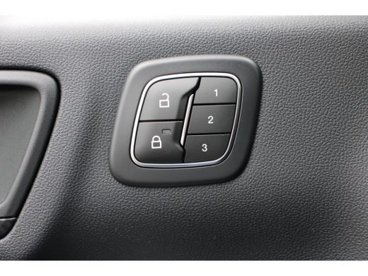 Ford Kuga 2.5 PHEV ST-Line X | NL-AUTO! | BLACK PACK | WINTERPACK | MATRIX KOPLAMPEN | DEALER OH! | ADAPTIV... ActivLease financial lease