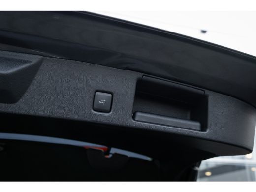 Ford Kuga Plug-In Hybrid Sound Edition | 20 inch LM Velgen | Trekhaak inklapbaar | B&O | Audio-navigatiesys... ActivLease financial lease