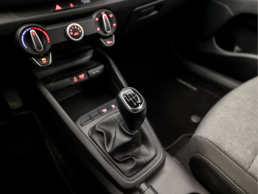 Kia Stonic 1.0 T-GDi DynamicLine (APPLE CARPLAY, NAVIGATIE, CAMERA, SPORTSTOELEN, LM VELGEN, CRUISE, PARKEER... ActivLease financial lease