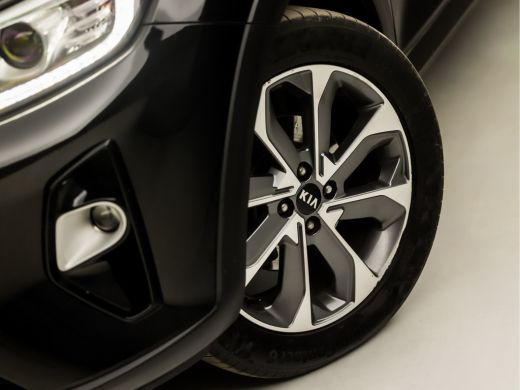 Kia Stonic 1.0 T-GDi DynamicLine (APPLE CARPLAY, NAVIGATIE, CAMERA, SPORTSTOELEN, LM VELGEN, CRUISE, PARKEER... ActivLease financial lease