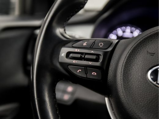 Kia Stonic 1.0 T-GDi DynamicLine (APPLE CARPLAY, NAVIGATIE, CAMERA, SPORTSTOELEN, LM VELGEN, CRUISE, PARKEER... ActivLease financial lease