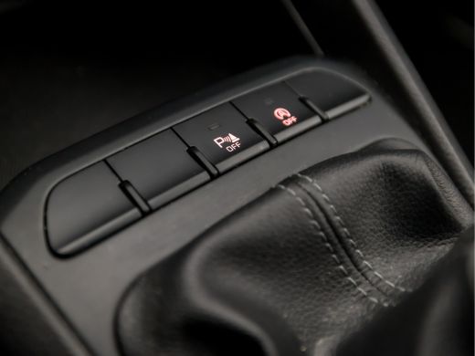 Kia Stonic 1.0 T-GDi DynamicLine (APPLE CARPLAY, NAVIGATIE, CAMERA, SPORTSTOELEN, LM VELGEN, CRUISE, PARKEER... ActivLease financial lease