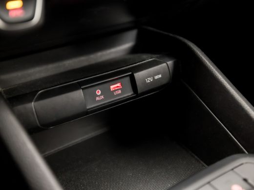 Kia Stonic 1.0 T-GDi DynamicLine (APPLE CARPLAY, NAVIGATIE, CAMERA, SPORTSTOELEN, LM VELGEN, CRUISE, PARKEER... ActivLease financial lease