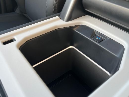 Land Rover Defender Defender 110 P300e 110 X-Dynamic SE | Pano | Afn trekhaak | Cold Climate | Koelbox | 20 Inch | Pr... ActivLease financial lease