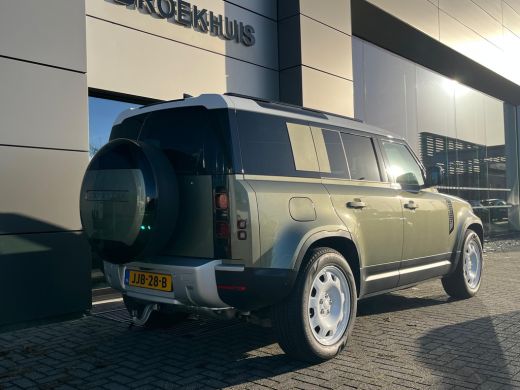 Land Rover Defender Defender 110 P300e 110 X-Dynamic SE | Pano | Afn trekhaak | Cold Climate | Koelbox | 20 Inch | Pr... ActivLease financial lease