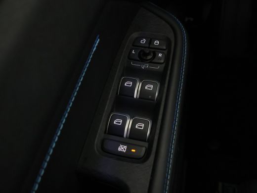 Lynk & Co 01 1.5 Panorama Dak | 20" Lichtmetaal | Parkeersensoren Voor + Achter | Carplay | Elek. Stoelen | Cl... ActivLease financial lease