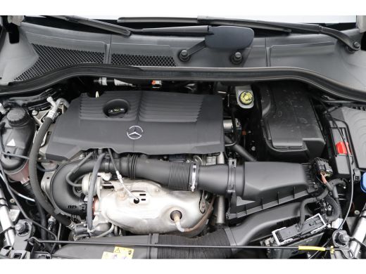 Mercedes-Benz B-Klasse 180 Ambition Automaat | Achterbank in delen neerklapbaar | Airco | Bagagedek ActivLease financial lease