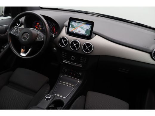 Mercedes-Benz B-Klasse 180 Ambition Automaat | Achterbank in delen neerklapbaar | Airco | Bagagedek ActivLease financial lease